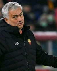  穆里尼奥率罗马逆转强敌重返争四行列  