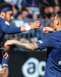  摩纳哥队长红牌停赛无缘生死战  