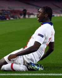  姆巴佩戴帽助球队逆转图卢兹  