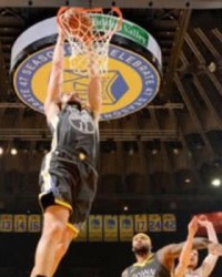  库里单场命中十二记三分勇士大胜国王稳居西部前三