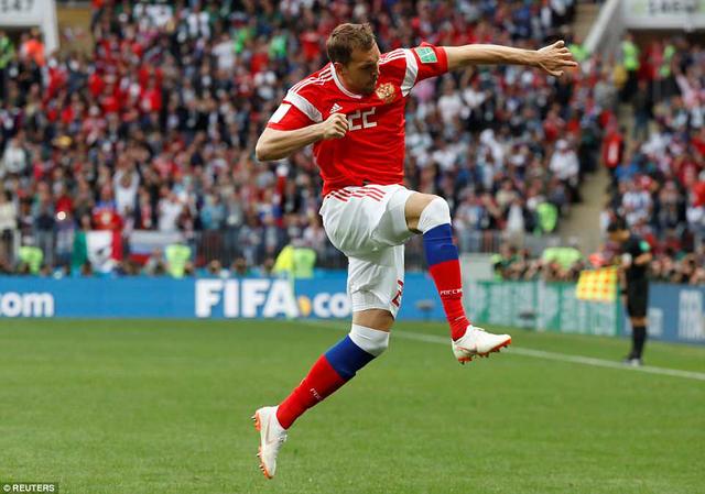  那不勒斯锋霸发威，独中三元助球队大胜