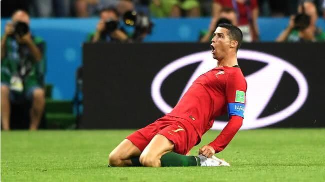  亚眠年轻门将高接低挡，屡次化解险情为球队守住平局